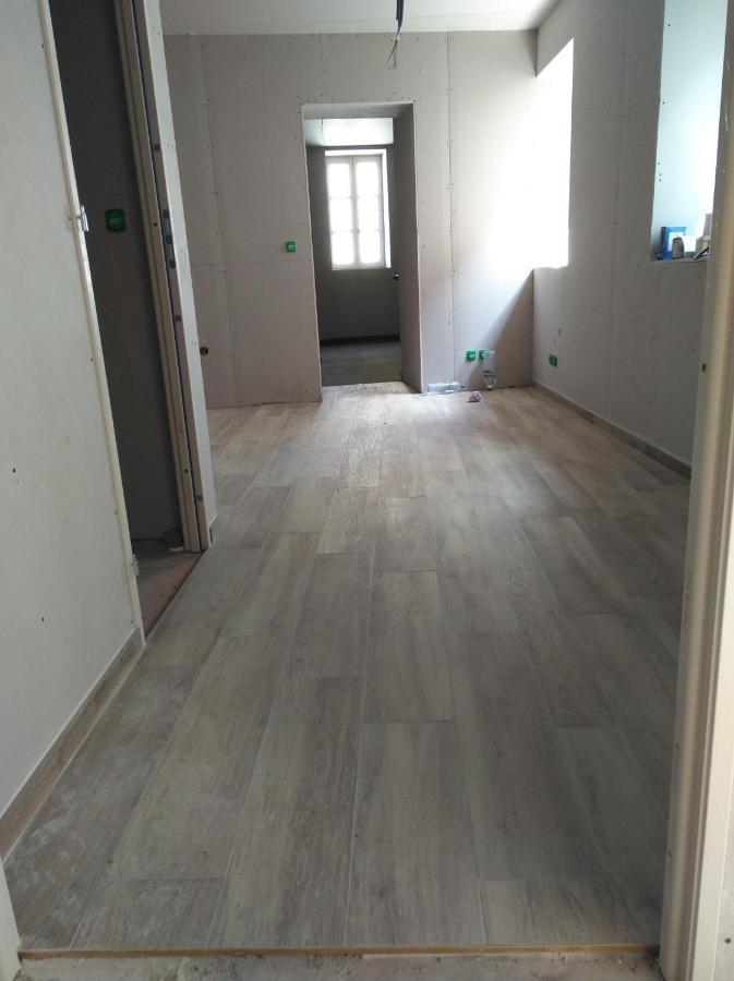 Appartement Spacieux Et Confortable La Roche-de-Glun Esterno foto
